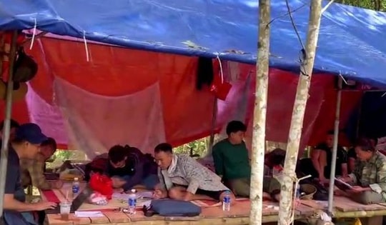 Bắt 11 đối tượng khai thác vàng trái phép tại Đắk Lắk