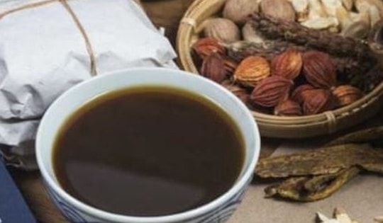 Nguy kịch vì tự ý uống thuốc Nam chữa viêm gan B