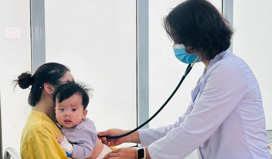 Nhiều dịch bệnh có nguy cơ bùng phát 'tấn công' trẻ, bệnh dễ trở nặng và biến chứng, bố mẹ tuyệt đối không được lơ là, chủ quan!