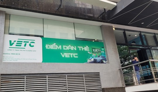 Sống ở Hà Nội, một chủ xe bất ngờ bị trừ cước theo tháng ở miền Nam, VETC không trả lại tiền, khách hàng có chịu thiệt?