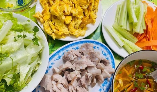 Nữ sinh viên ngành dinh dưỡng trổ tài với những bữa cơm gia đình đẹp mắt đầy đủ dưỡng chất