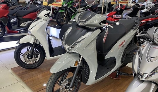 Giá xe SH mới nhất tại đại lý đang gây sửng sốt bởi bán thấp hơn cả giá đề xuất