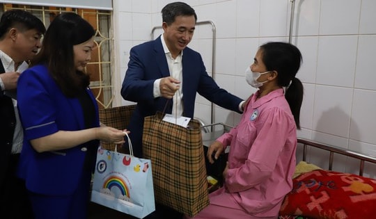 Tăng cường khám, chữa bệnh miễn phí, chuyển giao kỹ thuật cho tuyến dưới tại vùng đồng bào dân tộc thiểu số