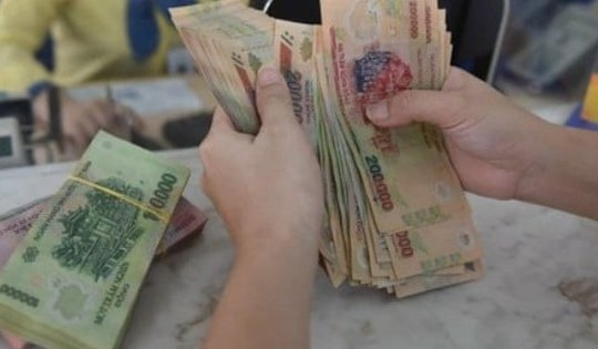 Có nên gửi 100 triệu kỳ hạn 1 năm không: Lời khuyên hữu ích từ nhân viên ngân hàng lâu năm