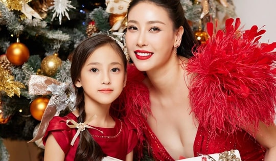 Thời trang mẹ con sao Việt: Hoa hậu Hà Kiều Anh và con gái mỗi lần xuất hiện là gây thương nhớ
