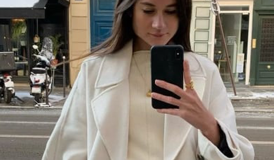 Kiểu áo khoác cơ bản đi đâu cũng thấy