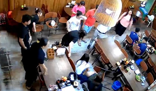 Từ vụ du khách nước ngoài ngừng tim đột ngột tại nhà hàng: Dấu hiệu người bị ngừng tuần hoàn, đây là cách cấp cứu nhanh và đúng cách