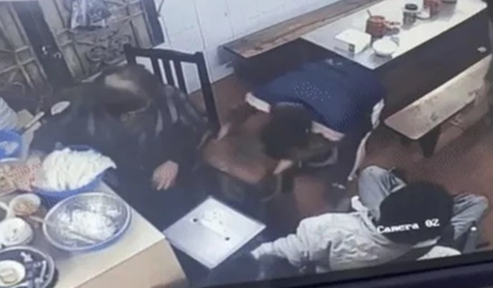 Vụ Tiktoker tố bị đuổi khỏi quán ăn: Lấy lý do sức khỏe không đảm bảo, Tiktoker 3 lần từ chối giấy mời làm việc