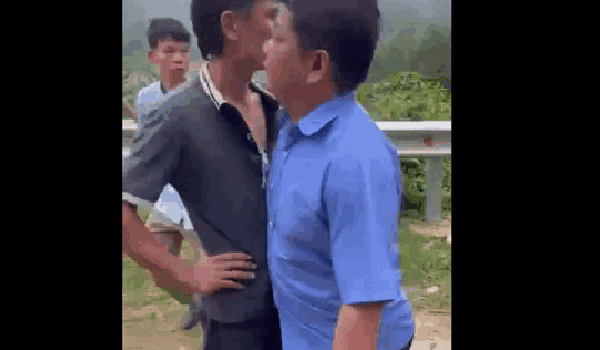 Xác minh vụ nhóm người nghi là cán bộ xã say rượu, gây gổ với người dân sau va chạm giao thông