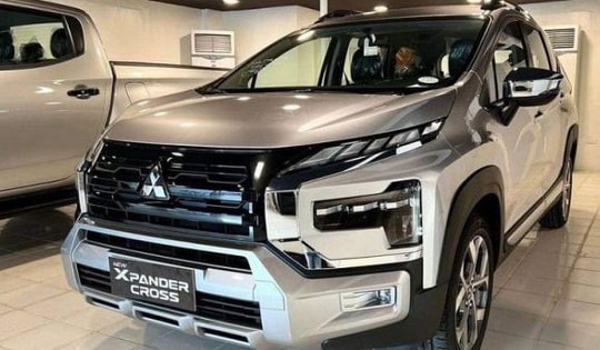 Giá lăn bánh Mitsubishi Xpander Cross mới nhất ưu đãi giảm cực sâu, sẵn sàng cạnh tranh với Suzuki XL7