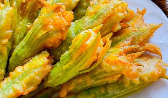 Món ngon mỗi ngày: Biến tấu những món lạ miệng, bổ dưỡng giúp đôi mắt khỏe từ hoa bí