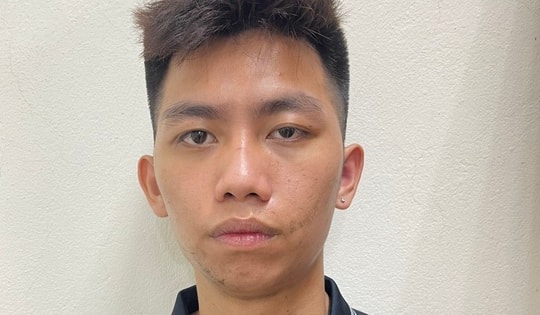 Tạm giữ hình sự đối tượng lái ô tô hất văng cán bộ công an