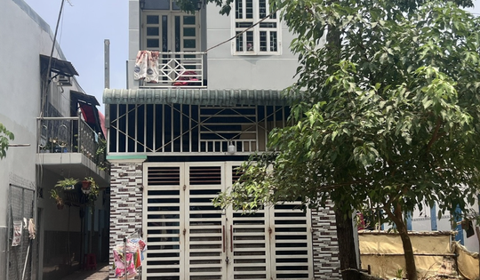 Bé trai 8 tháng tuổi tử vong bất thường tại nhà giữ trẻ tự phát