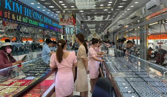 Bất ngờ kiểm tra nhiều cửa hàng vàng bạc có tiếng, tạm giữ nhiều lượng vàng không rõ nguồn gốc
