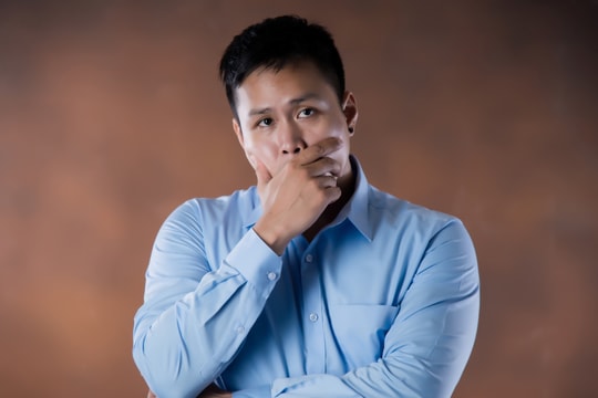 Tôi tự ti vì bạn gái xinh đẹp, giỏi giang