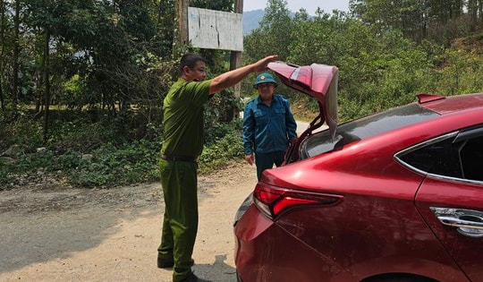 Hơn 400 cảnh sát phong tỏa rừng sến, vây bắt phạm nhân vượt ngục