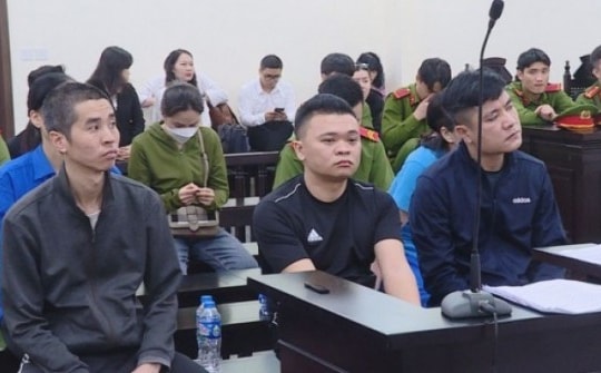 5 người đổi lời khai trong vụ 2 cựu công an bị cáo buộc cho vay lãi nặng và đánh bạc