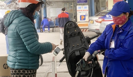Giá xăng dầu tăng, giảm đan xen, có loại tăng hơn 600 đồng/lít