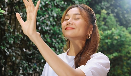 Tuổi 41, Thanh Hằng hóa quý cô công sở trẻ đẹp bằng cách mix đồ cực sang chảnh