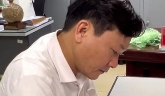 Bắt tạm giam chủ tịch phường Nghĩa Đô vì nhận hối lộ 1 tỷ đồng