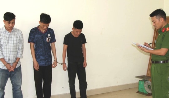 Bắt giữ 3 đối tượng trộm hơn 2 tấn chó