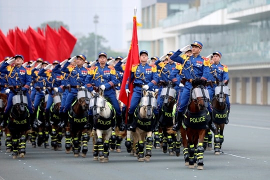 Xây dựng lực lượng Cảnh sát cơ động "sắc - tinh - giỏi - tốt - đẹp", tiến thẳng lên hiện đại