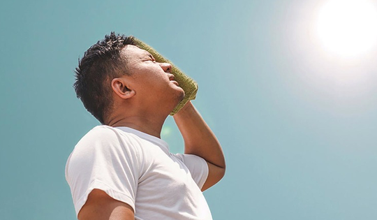 Tin sáng 15/4: Hồ Quang Hiếu rời ghế chủ tịch công ty sau khi cưới vợ vài tháng; miền Bắc sắp nắng như 'chảo lửa'