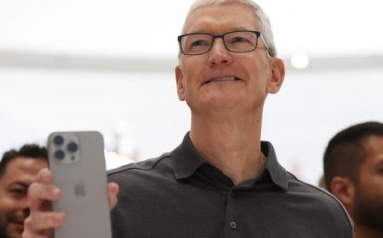 Tỷ phú Tim Cook vừa tới Việt Nam “gây sốc” với cách tiêu tiền
