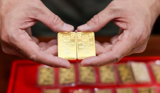 Ngân hàng Nhà nước đấu thầu vàng miếng, đẩy thêm vàng vào thị trường, hạ độ chênh lệch, giá vàng có thật sự bớt 'lên đồng'?