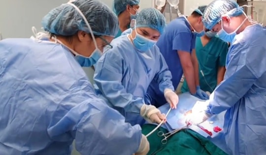 Thanh niên ngừng tim, gục ngã ngay trước vạch đích giải chạy Tây Hồ