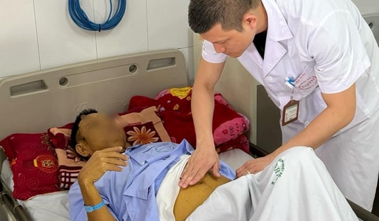 Uống thuốc nam không rõ nguồn gốc, hai người đàn ông nhập viện cấp cứu