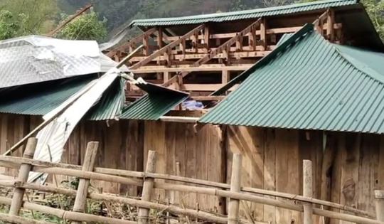 Hơn 1.600 ngôi nhà tốc mái ở miền núi phía Bắc