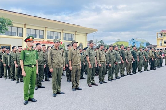 Lực lượng tham gia bảo vệ an ninh, trật tự ở cơ sở được trang bị phương tiện, thiết bị gì?