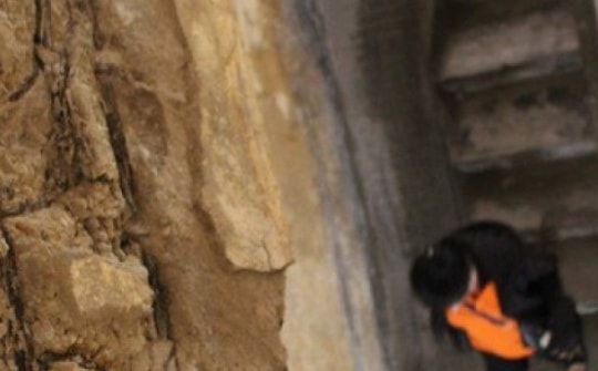 Bên trong khu tập thể 'chờ sập' giữa Thủ đô