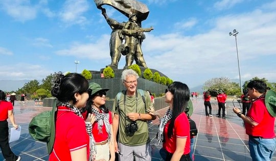 Doanh nghiệp du lịch 'khóa sổ' tour đi Điện Biên