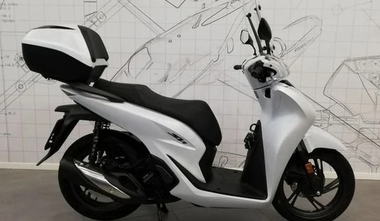 Xe SH 150 2024 mới màu đẹp mê ly, trang bị siêu xịn đang khiến dân tình xôn xao có giá bao nhiêu?