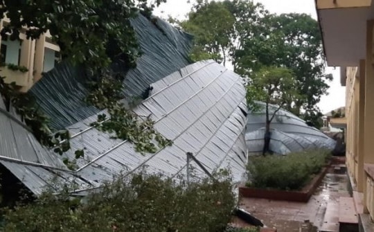 Cuồng phong, mưa đá khiến 9 người thương vong, gần 7.000 ngôi nhà hư hỏng