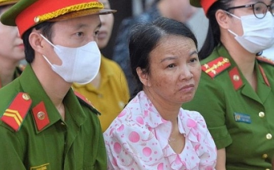 Mẹ 'nữ sinh giao gà' ra tòa trong phiên phúc thẩm kêu oan