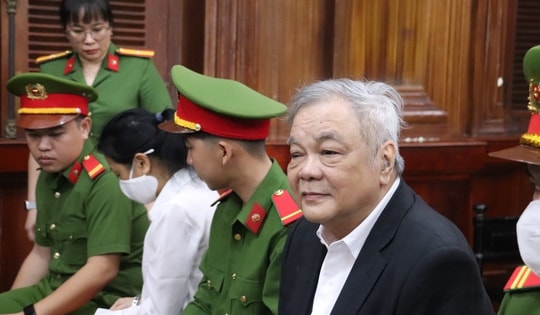 Ông Trần Quí Thanh cùng 2 con gái hầu tòa tội 'Lạm dụng tín nhiệm chiếm đoạt tài sản'