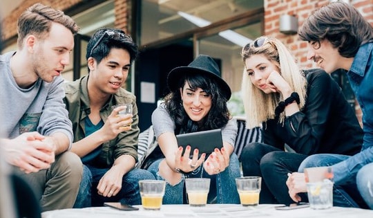 Xu hướng làm việc kiểu 'lười biếng' ngày càng lên ngôi trong lối sống của thế hệ trẻ