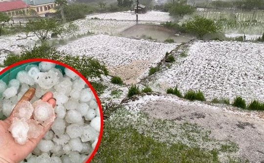 Mưa đá lớn chưa từng có, phủ trắng núi đồi ở Sơn La