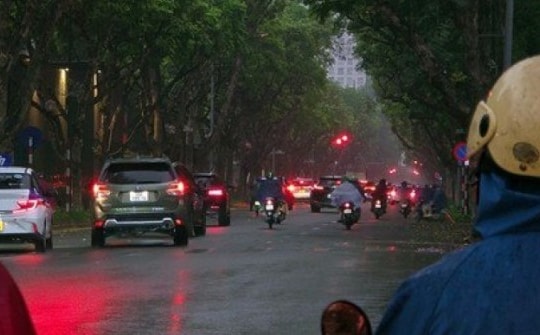 Cảnh báo lốc, sét, mưa đá khu vực Bắc Bộ, Thanh Hóa và Nghệ An