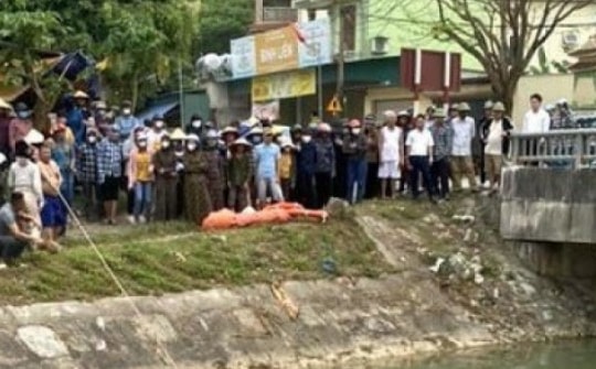 Trêu đùa để lại dép và giấy xin lỗi bố mẹ bên bờ kênh, 3 học sinh làm cả xã tá hỏa đi tìm
