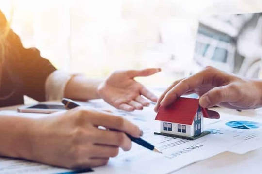 Không còn quốc tịch Việt Nam có được nhận tặng cho nhà đất?