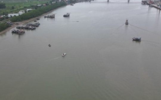 Lật thuyền, 4 phụ nữ mất tích