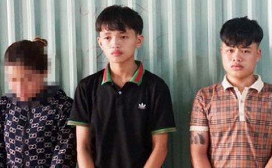 Vợ chồng vác dao phóng lợn cùng nhóm 30 đối tượng đi hỗn chiến trong đêm