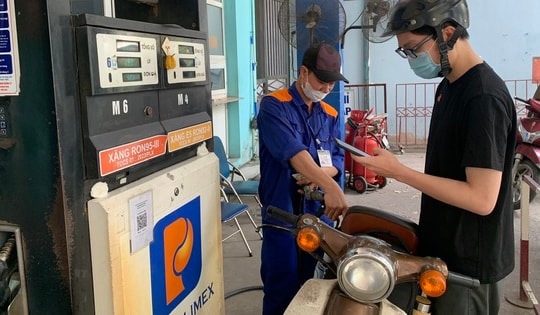 Giá xăng đồng loạt giảm trước kỳ nghỉ lễ 30/4-1/5