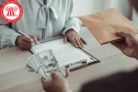 Có được giam lương của nhân viên bị xử lý kỷ luật lao động 2024 hay không?