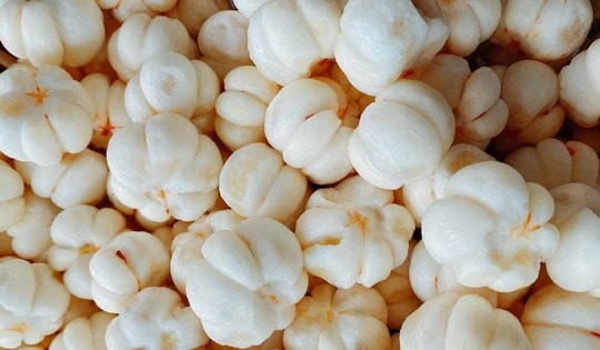 Cam sành rớt giá còn 5.000 đồng/kg, ruột măng cụt gần 900 nghìn/kg vẫn đắt hàng