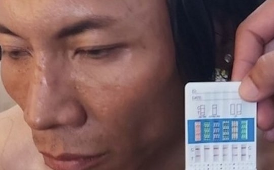 Bắt kẻ nghi ngáo đá đạp ngã xe nhiều phụ nữ đi đường